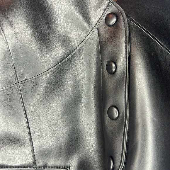Pretty faux leather button up vest - Picture 3 of 3